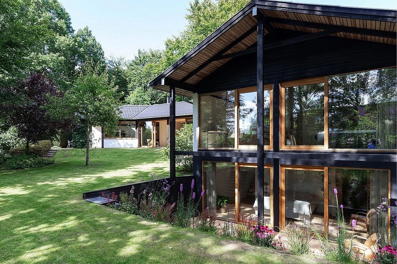 Japansk inspireret nedsænket terrasse i 70'er-villa