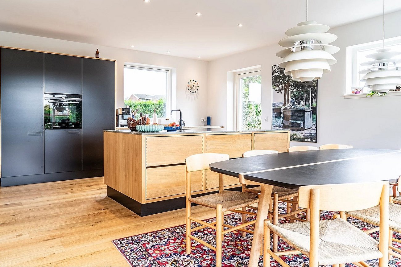 Moderne og lyst køkken i funkisvilla