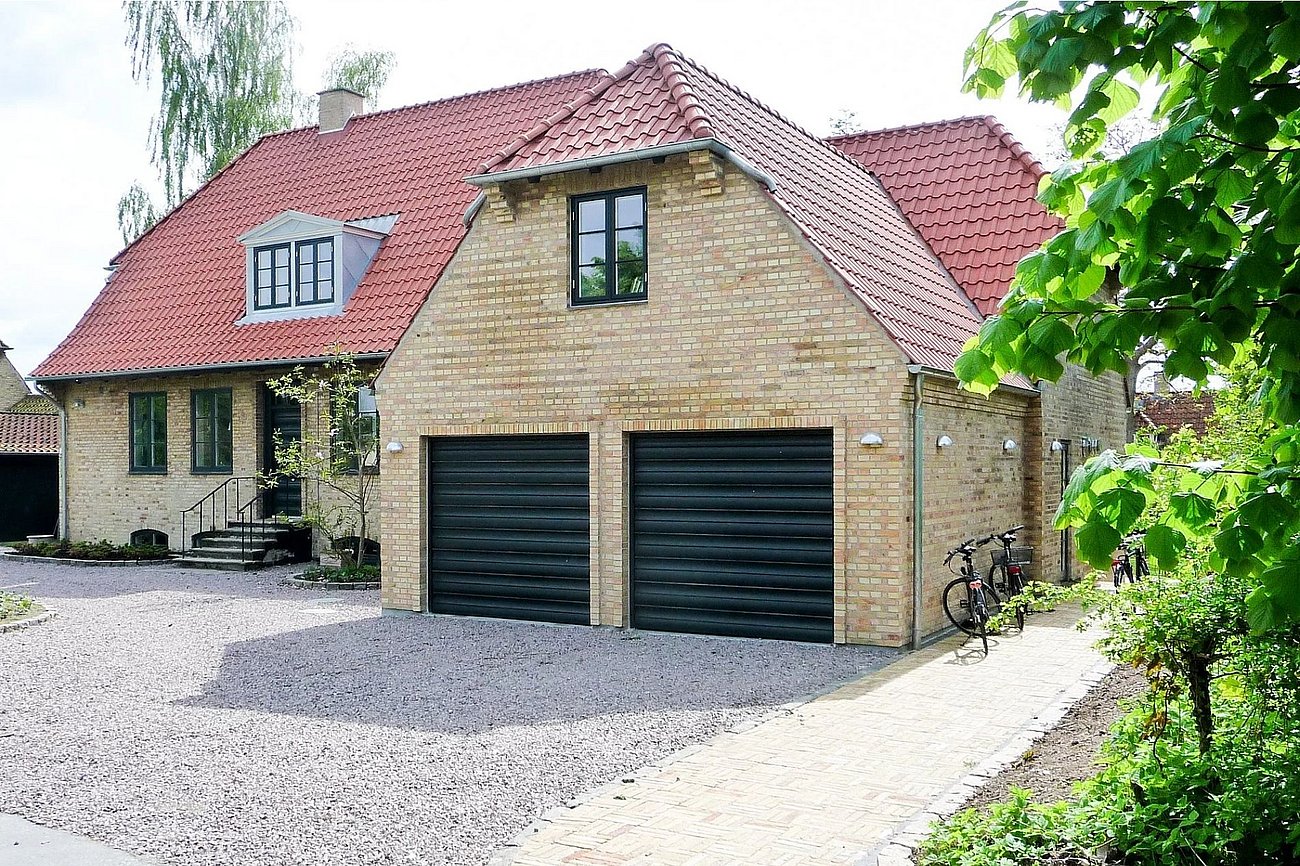 Dobbelt garage til murermestervilla