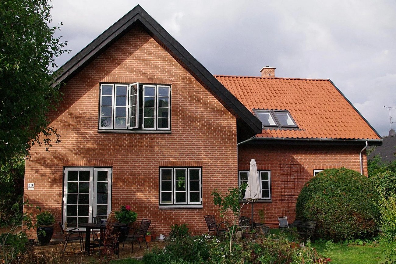 Usynlig tilbygninger til murermestervilla fra 50'erne