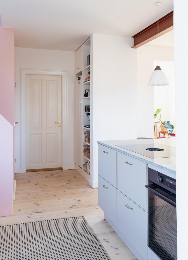 Lyserødt køkken i murermestervilla
