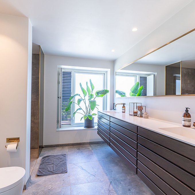 Totalforvandling af 70'er villa ved skov og hav