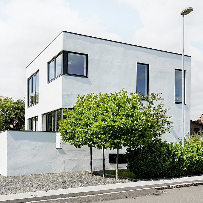 Bungalow blev til moderne funkis i to etager