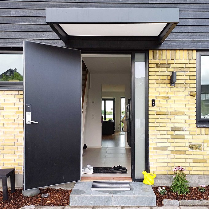  Omfattende transformation og moderne udvidelse af villa