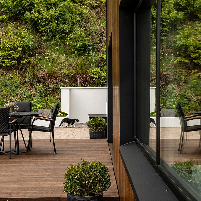 Nyfortolkning af familievilla i naturskønne omgivelser