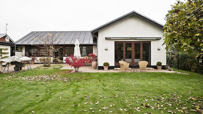 Husets nye tag passer ind i det oprindelige arkitektoniske udtryk. m4 Arkitekter