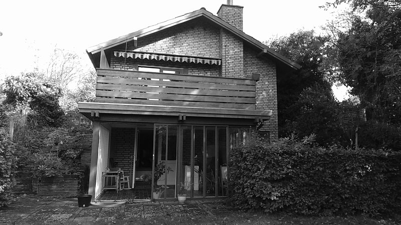 Det eksisterende hus fremstod tillukket mod haven.
Dagslyset var begrænset i kælderen grundet havestuen. m4 Arkitekter
