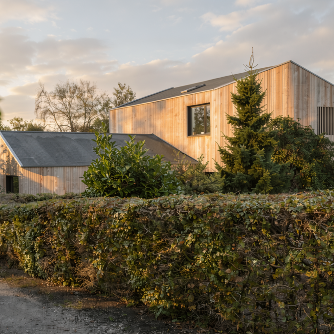 Ombygning af villa med ny villa med identitet