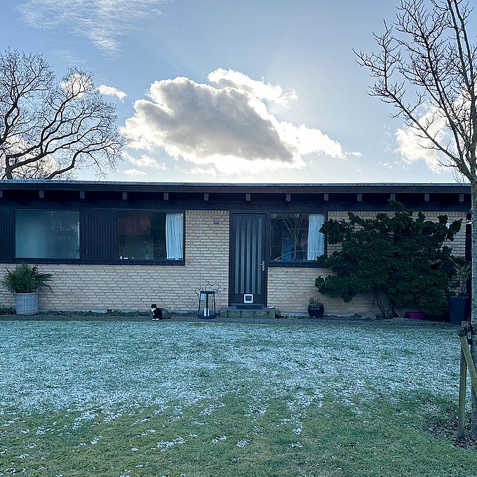 Nænsom til- og ombygning af arkitektonisk søvilla fra 60'erne