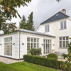 2 tilbygninger til patriciervilla gav luftig entré og lyst køkken